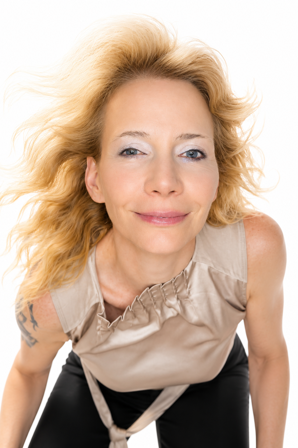 Melanie Mende, Porträt im Wind